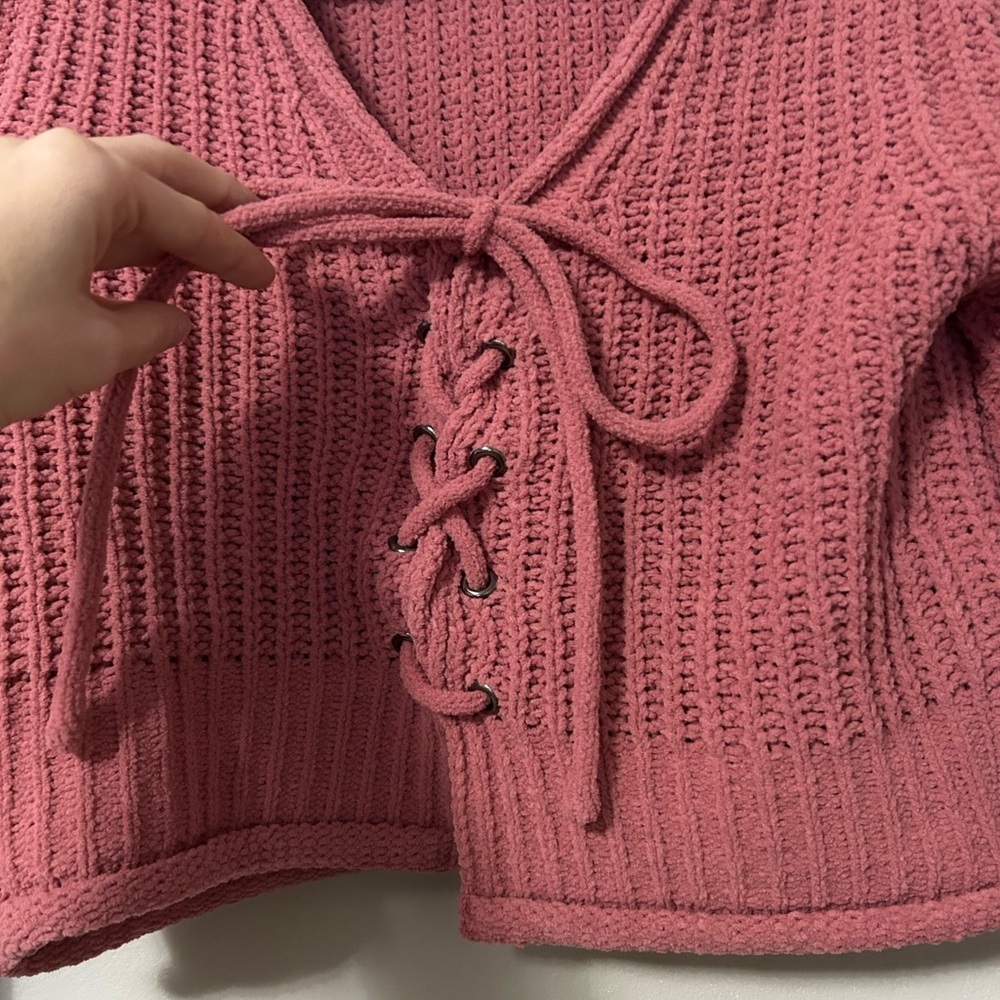 NWT New In Cozy Rose Knit Sweater, Size S - Picture 6 of 11